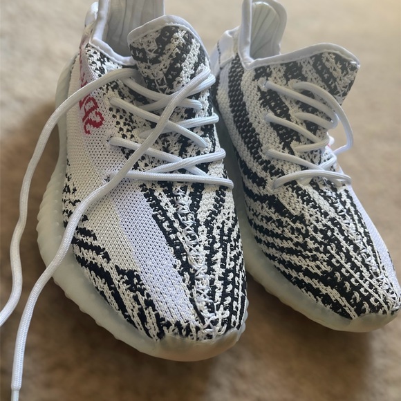 Yeezy Boost 350 V2 'Zebra size 5 - Picture 3 of 6